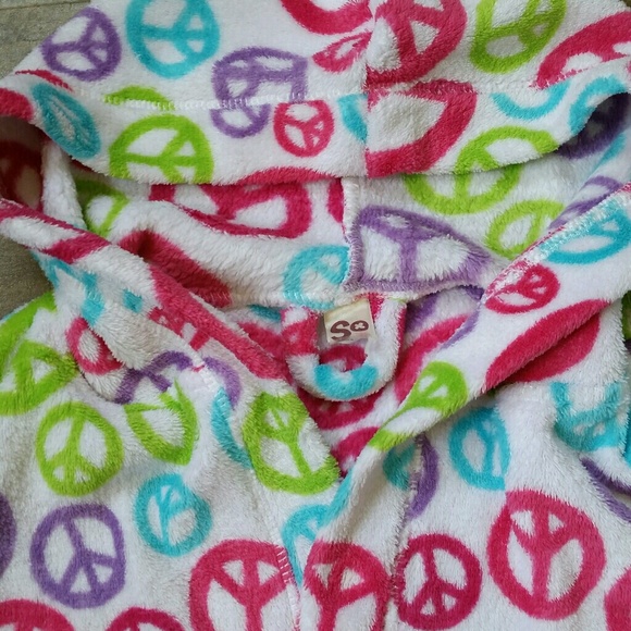Hooded Rainbow Peace Sign Plush Robe Girls (6) - Picture 3 of 7